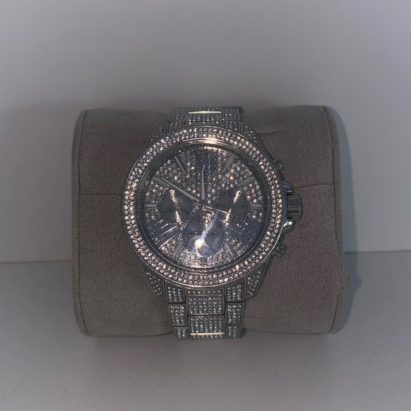 Michael Kors Wren Silver-tone watch - Picture 2 of 3